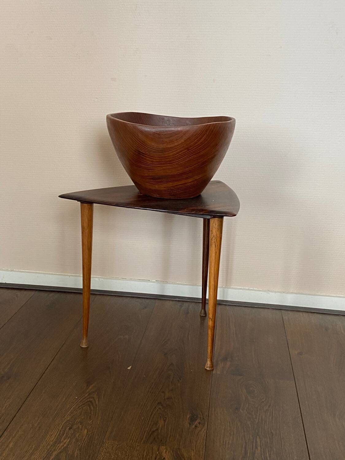 Bol en teck moderniste du milieu du siècle, Danemark, années 1950