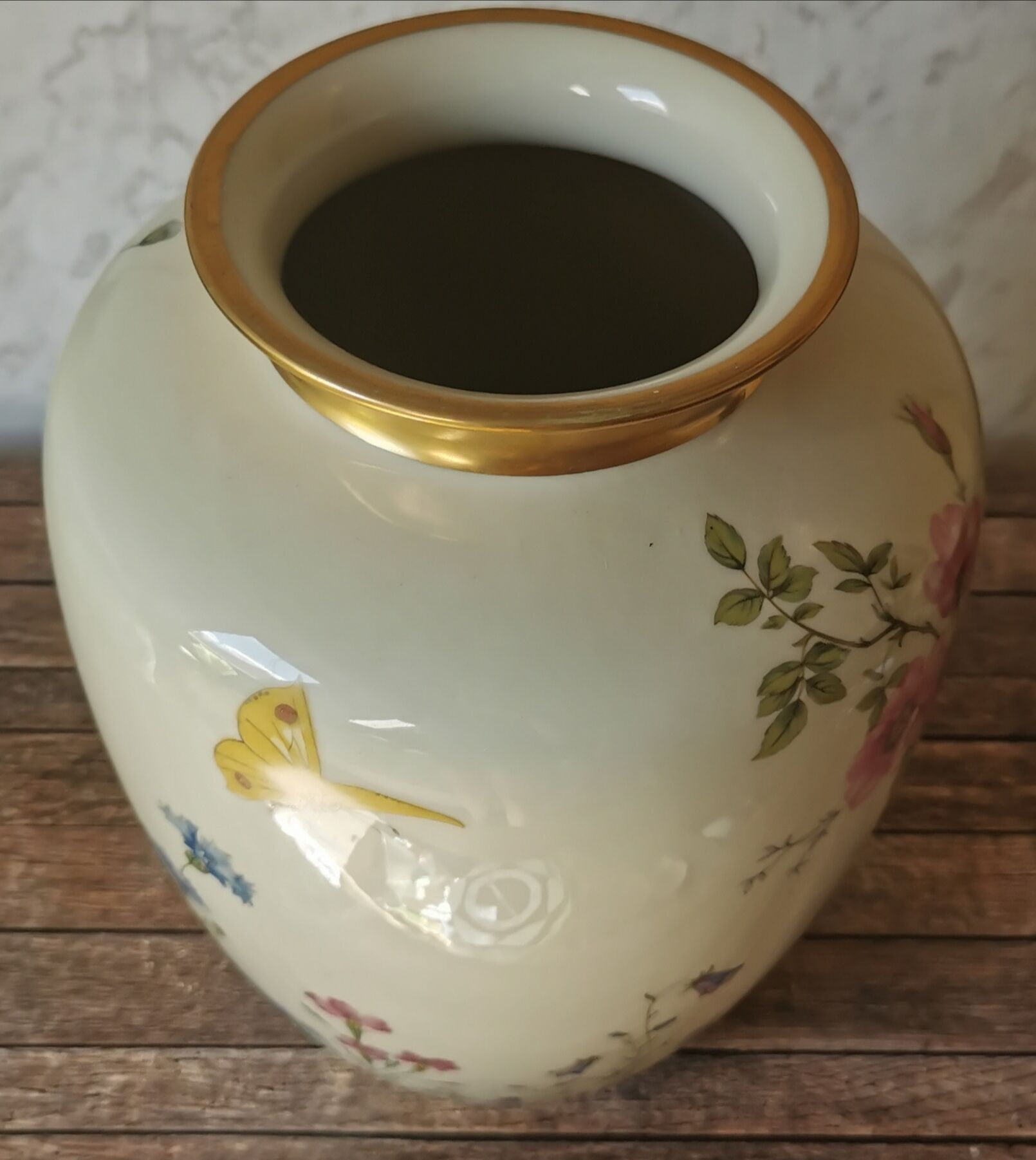 Porcelain vase flowers Wiesengrund und Bergeshöh'n