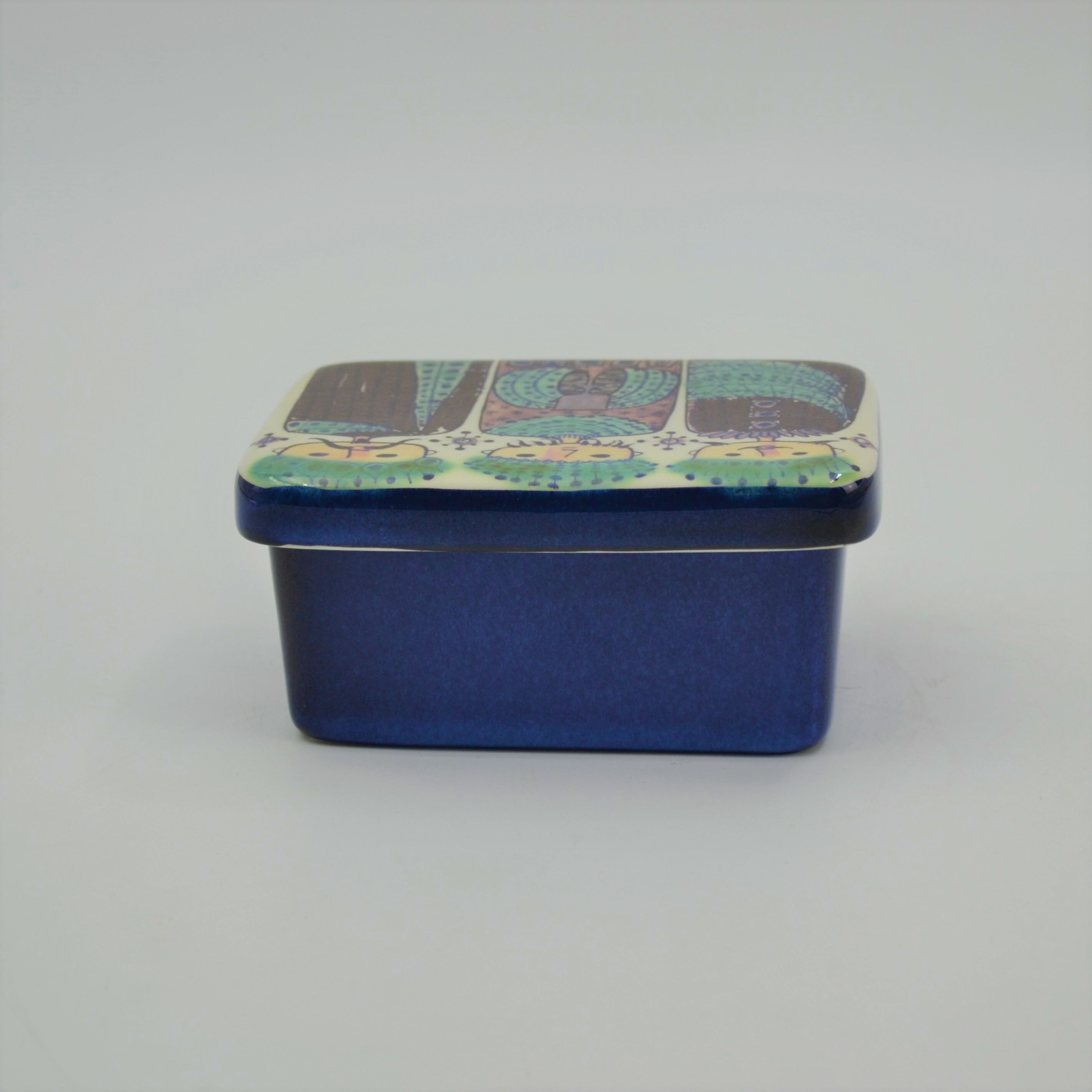 Beth Breyen's Tenera series earthenware box for Royal Copenhagen