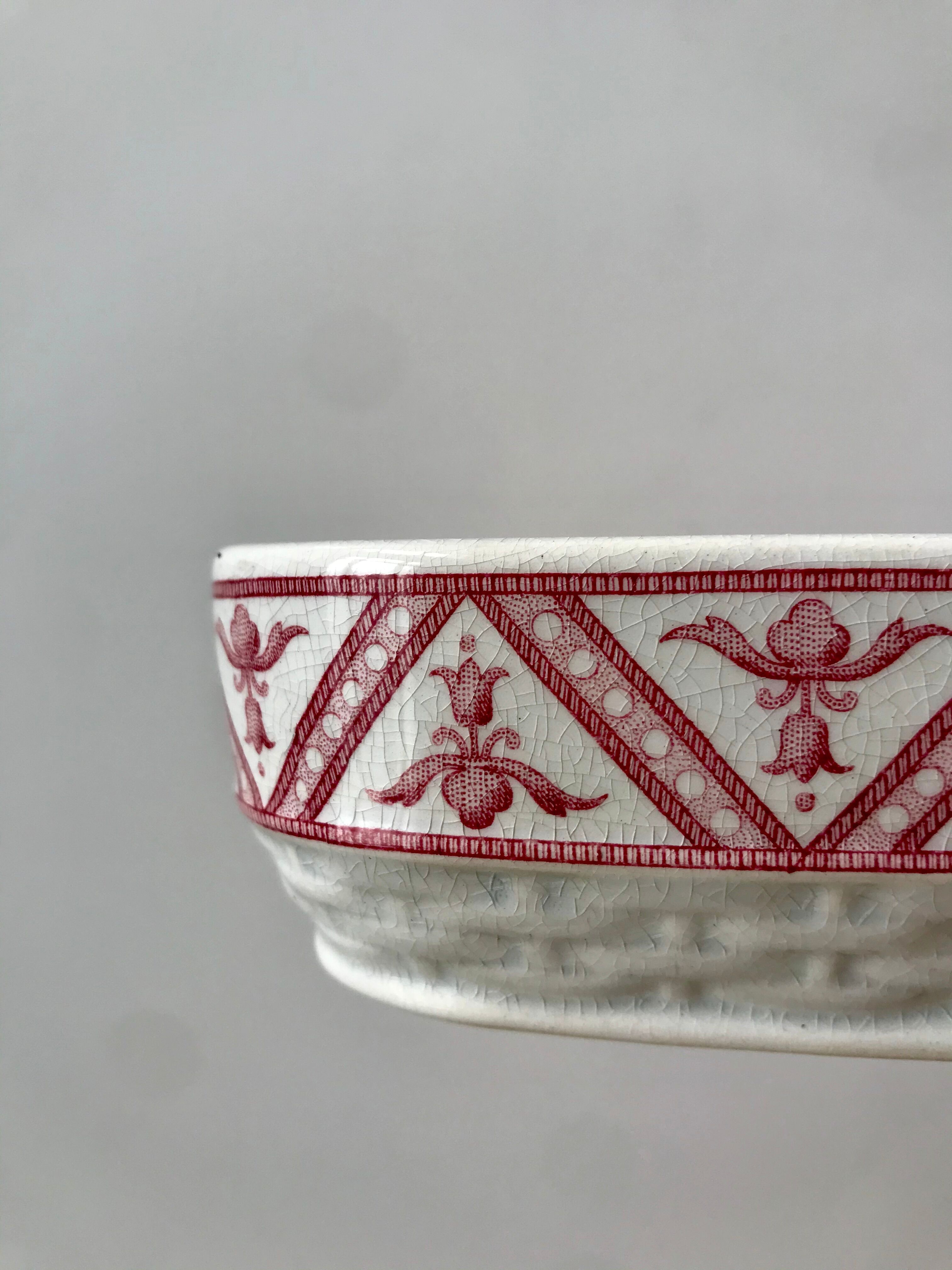 Soap dish / toilets Terre de Fer Sarreguemines oriental model early twentieth century