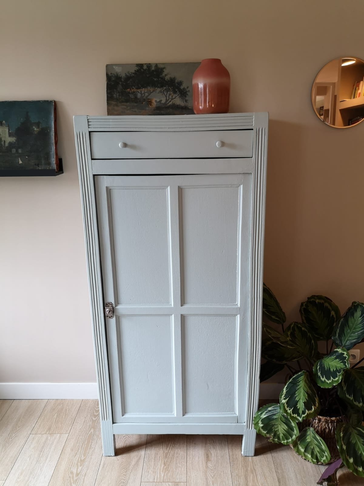 Small Parisian wardrobe redesigned