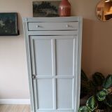 Small Parisian wardrobe redesigned