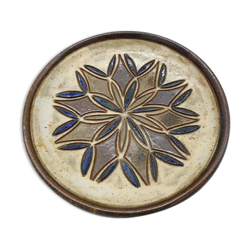 Cup in polychrome salted sandstone from dubois to bouffioulx