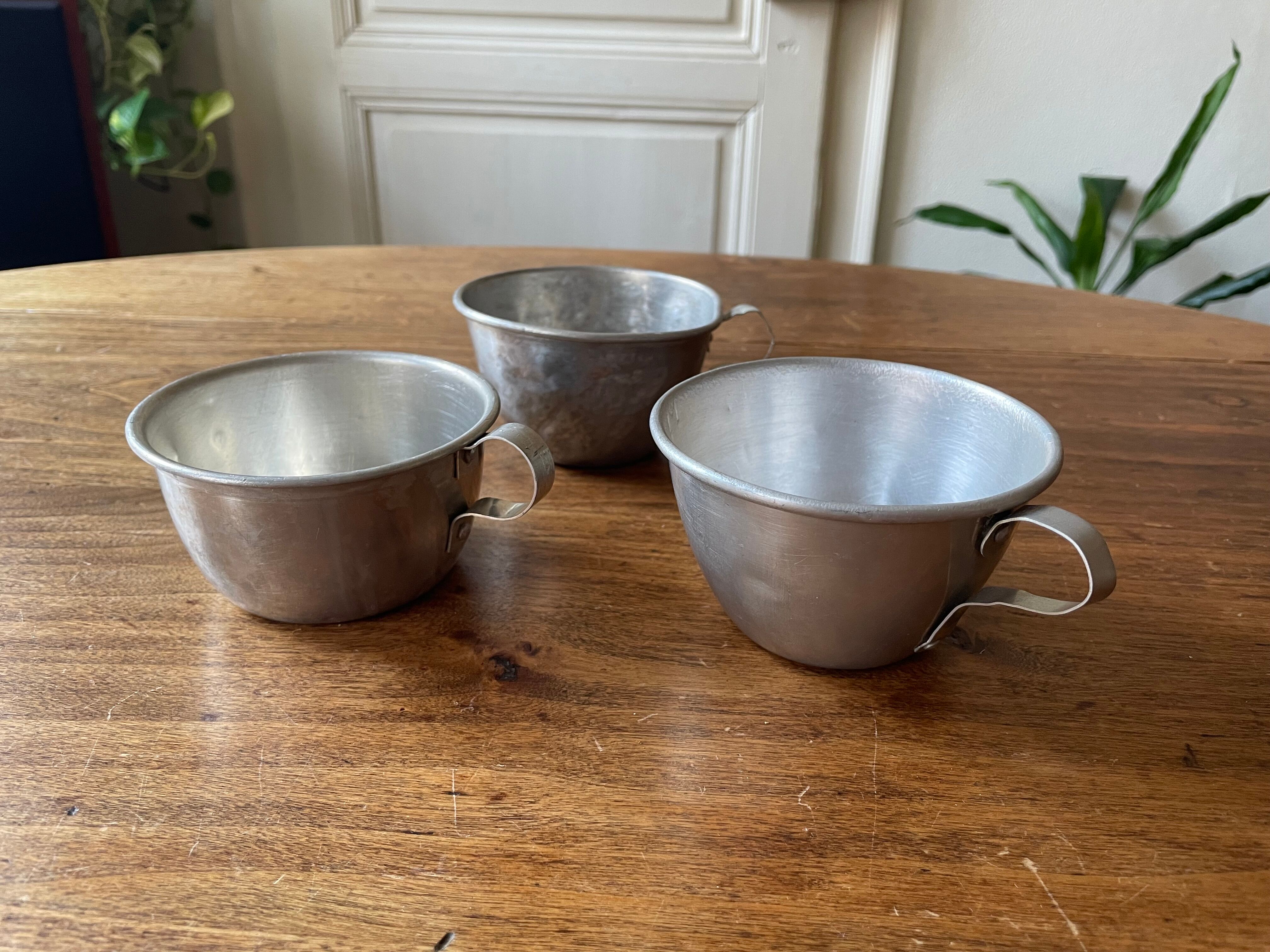 325⚜️ Ancien Lot de 6 Petites Tasses en Aluminium Hauteur 3,5