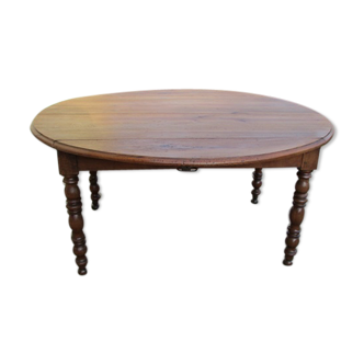 Extendable table in solid oak