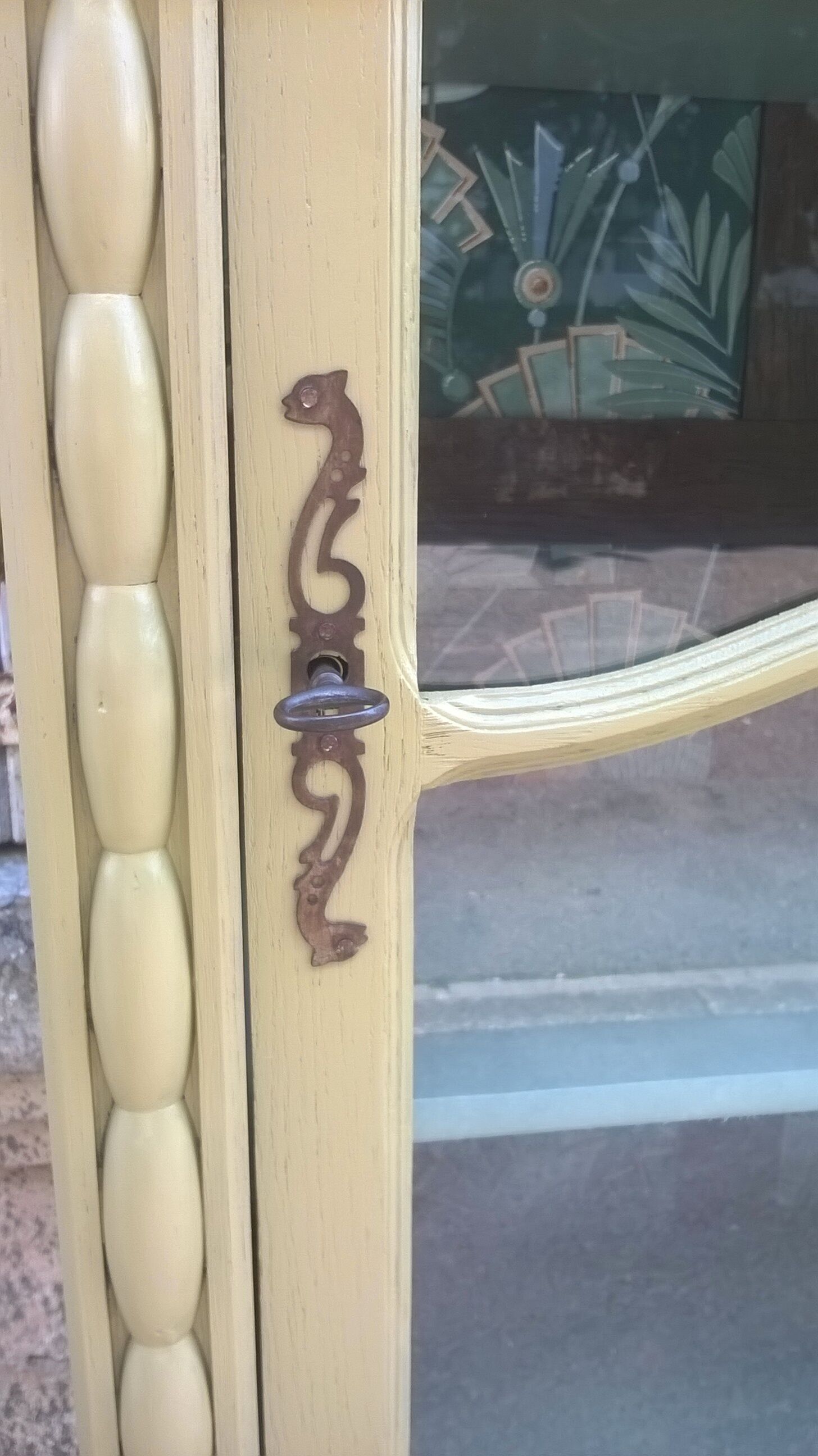 Parisian showcase cabinet 1930