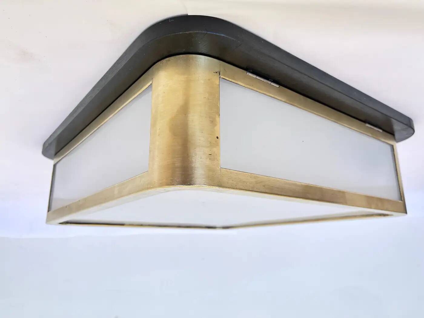 Grand plafonnier ou applique murale de style Bauhaus, en laiton et verre, taille XXL, années 1940