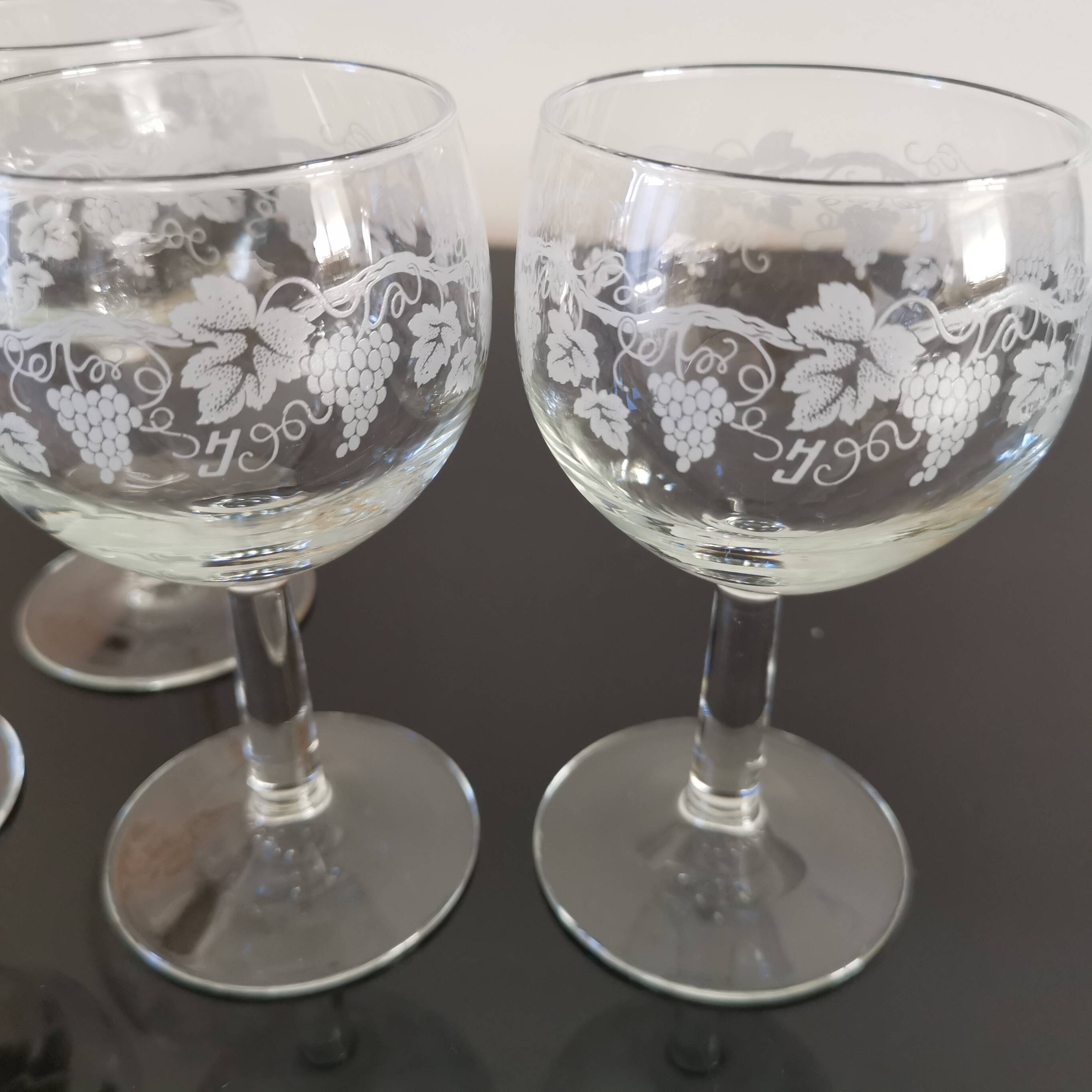 5 vintage “henri julien” red wine balloon glasses with luminarc grape blues decoration