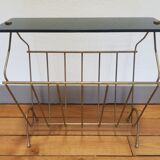 Magazine holder with glass tablet