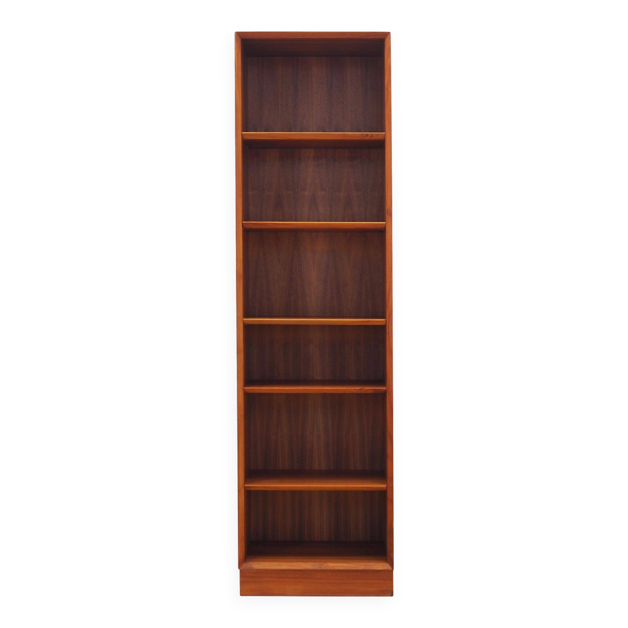 Danish teak bookcase by Hundevad, 1970s