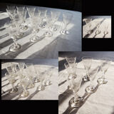 Former service of 30 engraved crystal foot glasses
