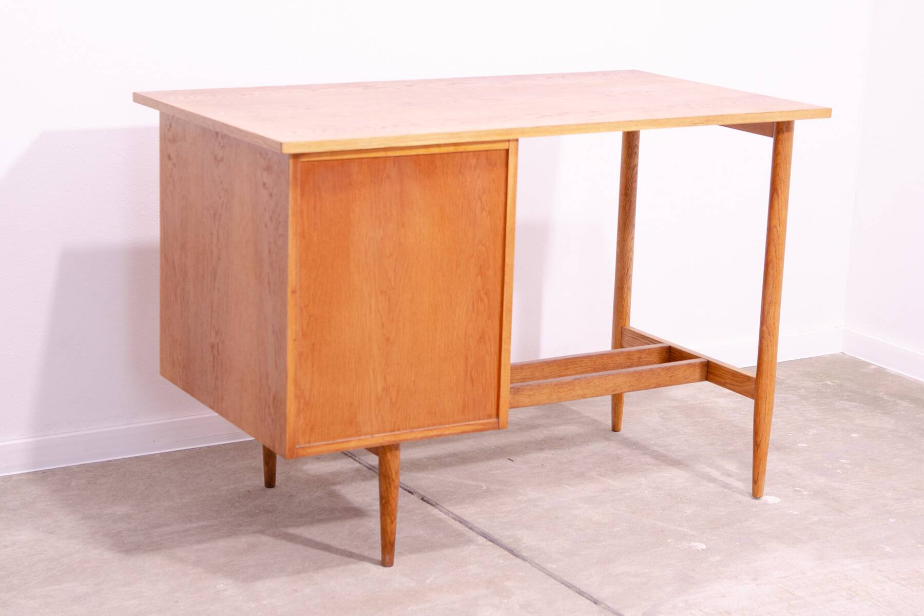 Bureau pour dames du milieu du siècle entièrement restauré, ULUV, années 1960, Tchécoslovaquie
