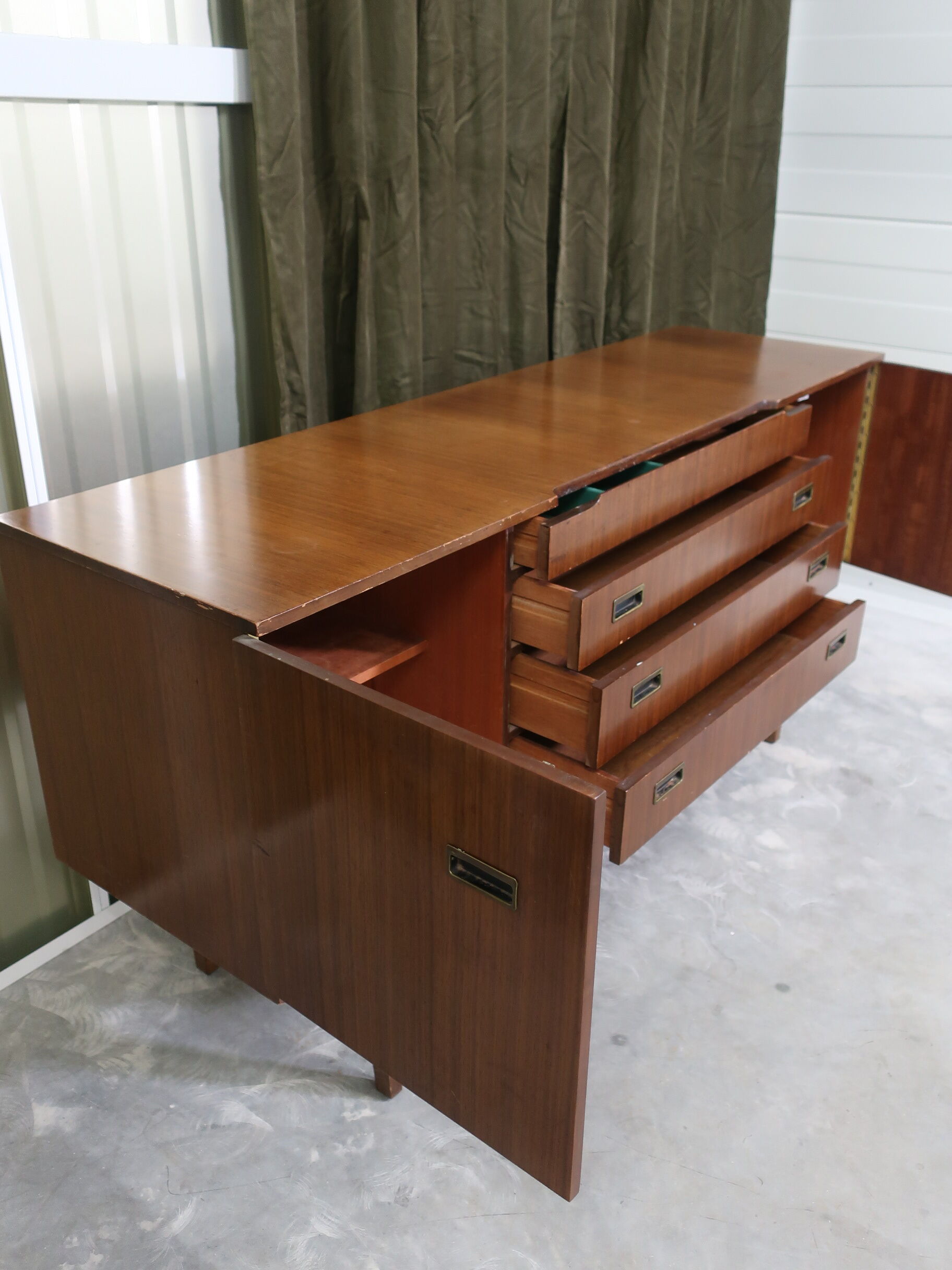 Enfilade en bois des années 70