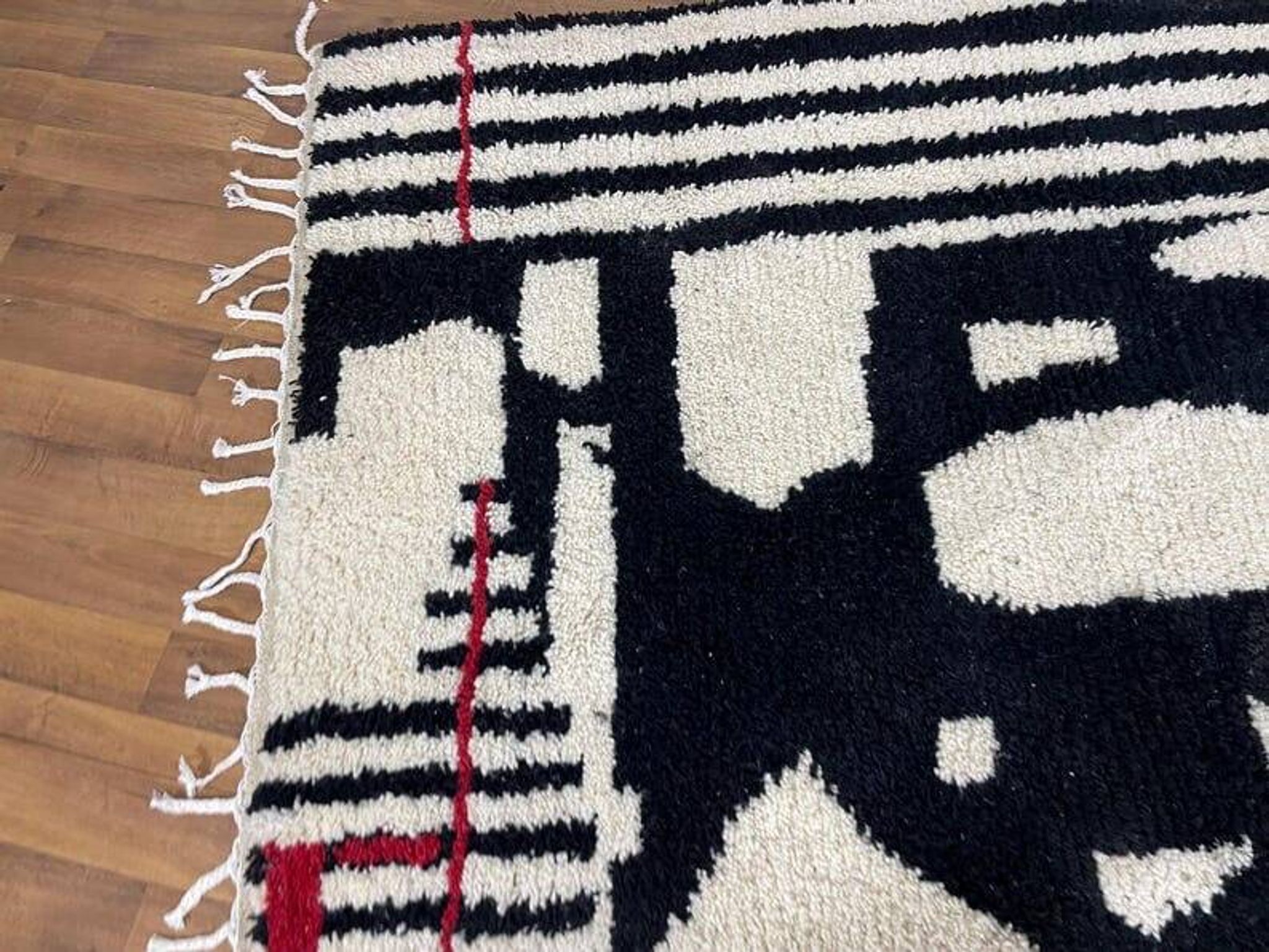 Traditional handmade pure wool Berber rug size 100 x 200 cm