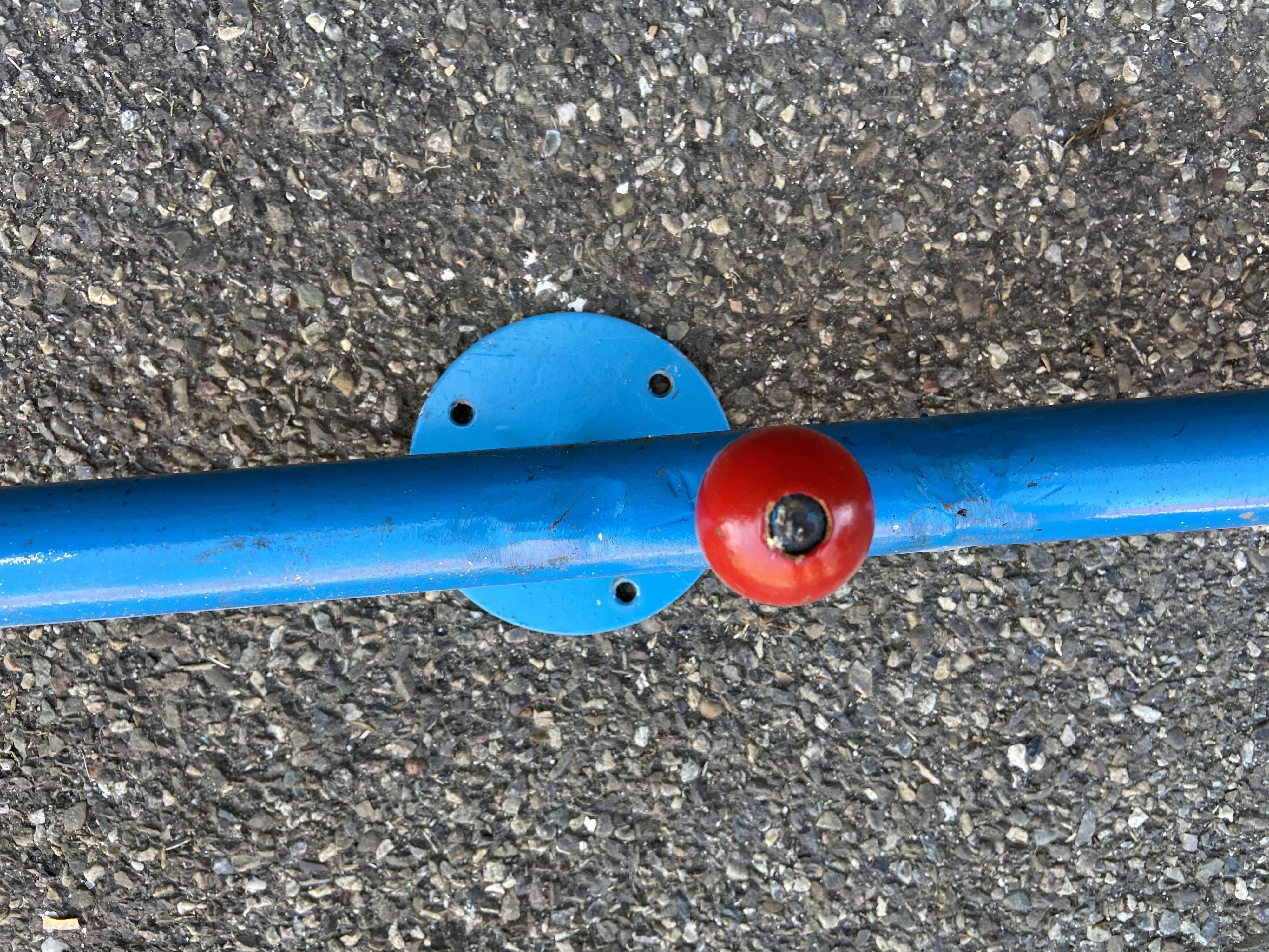 Patères wears workshop coats