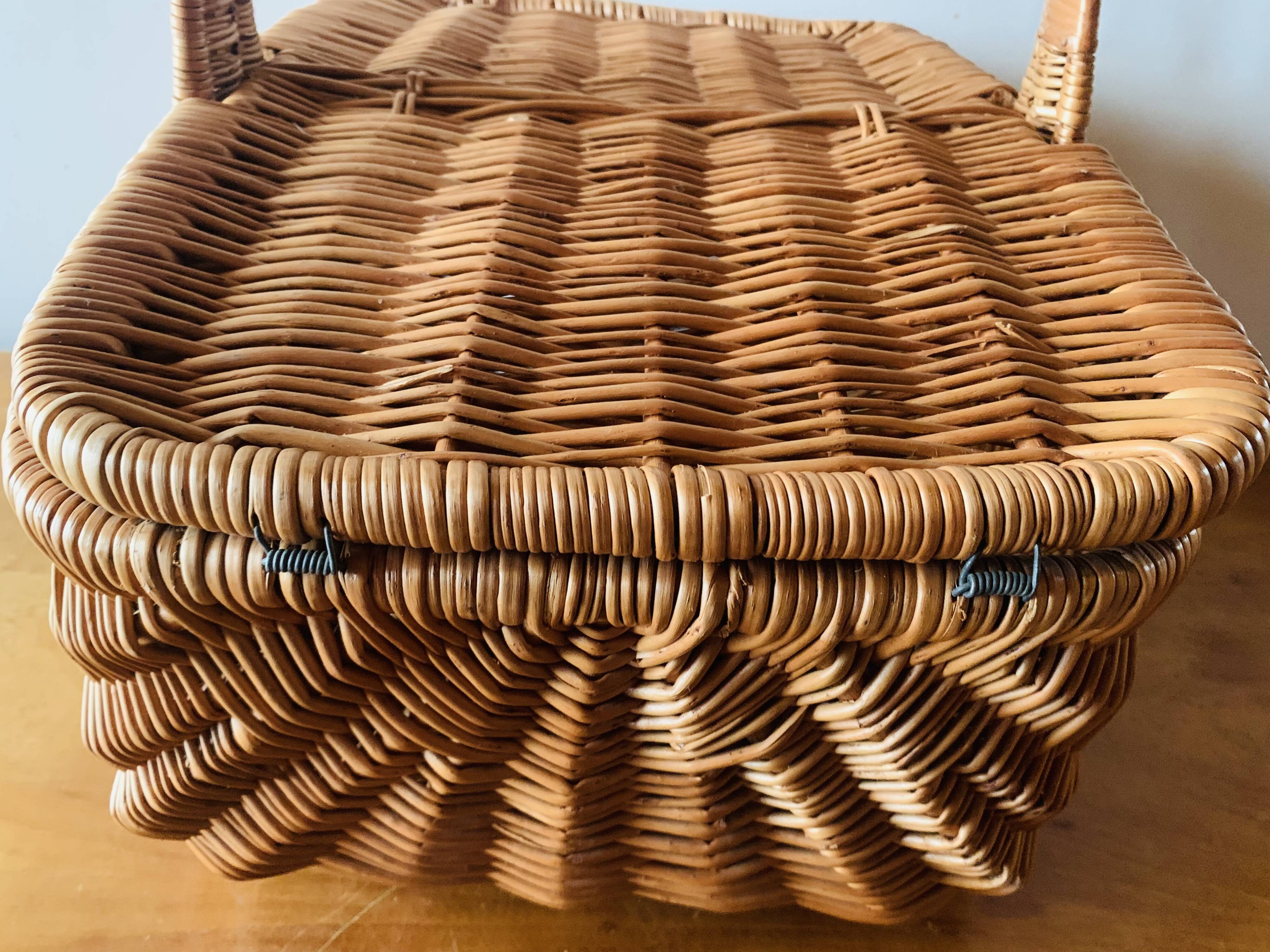Vintage wicker picnic basket