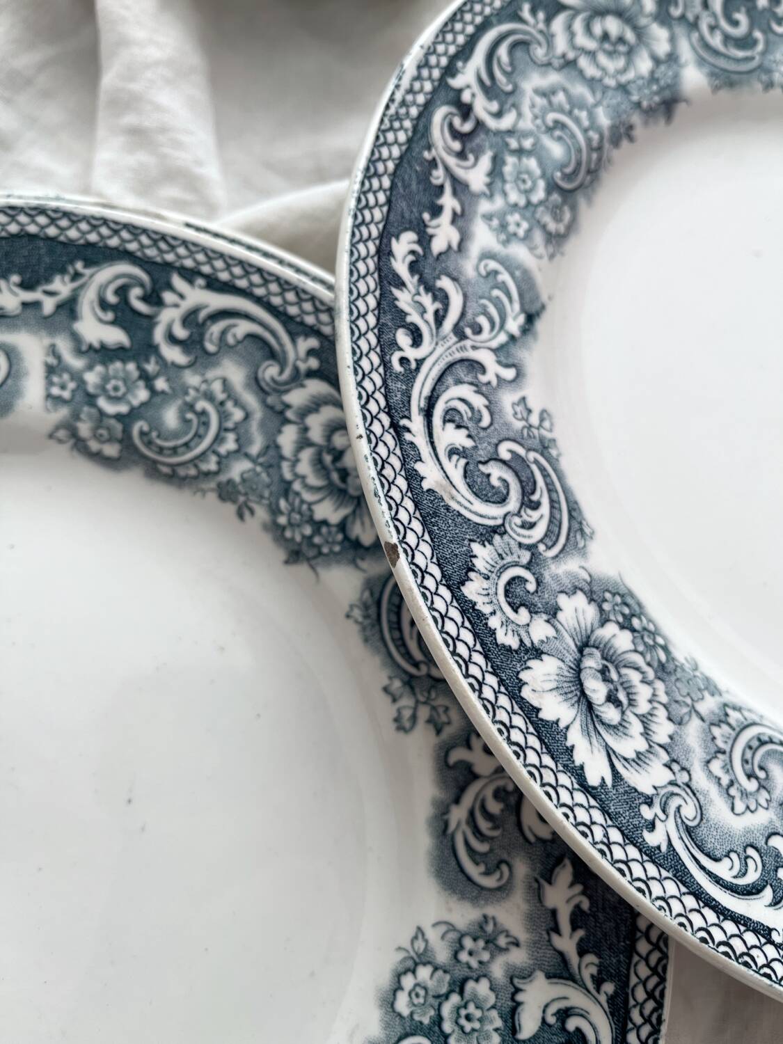 6 flat plates in iron earth “Croix de Lorraine” Saint Amand and Hamage