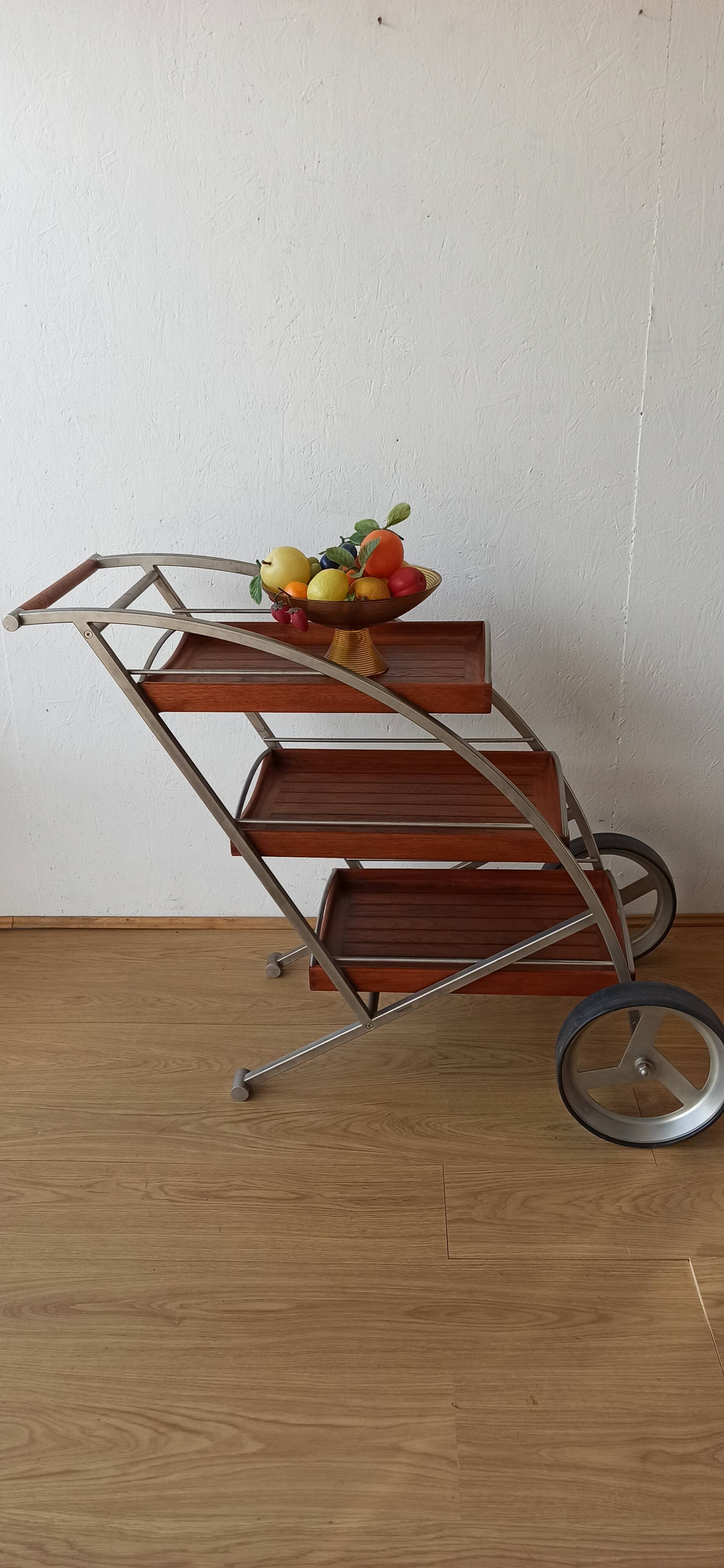 Chariot de bar, Danemark par Kircodan.