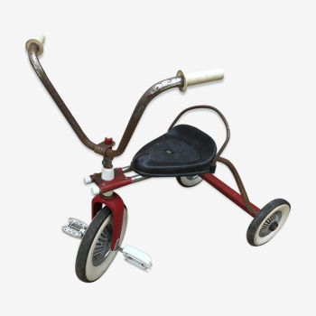 Ancien tricycle