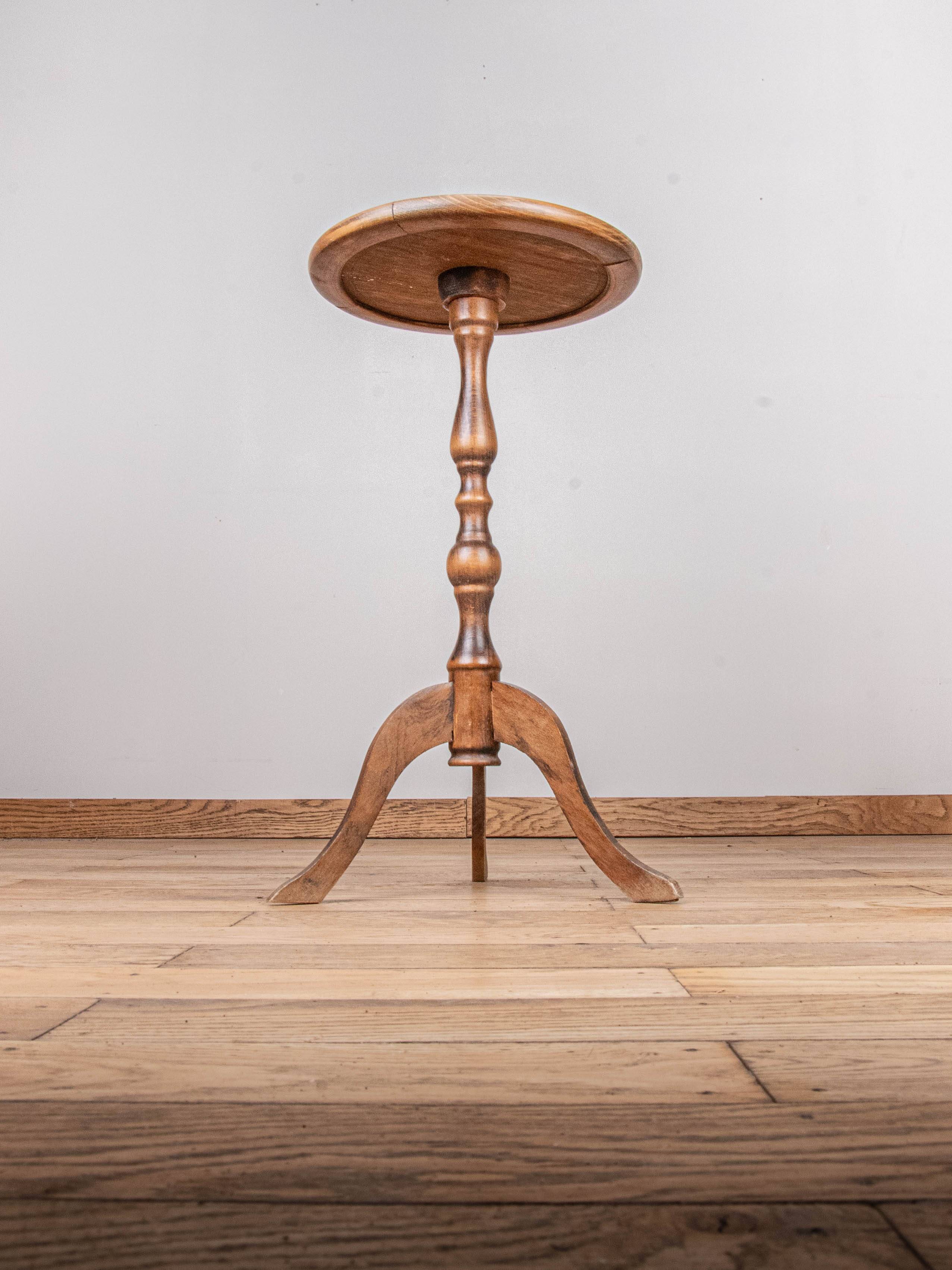Antique pedestal table