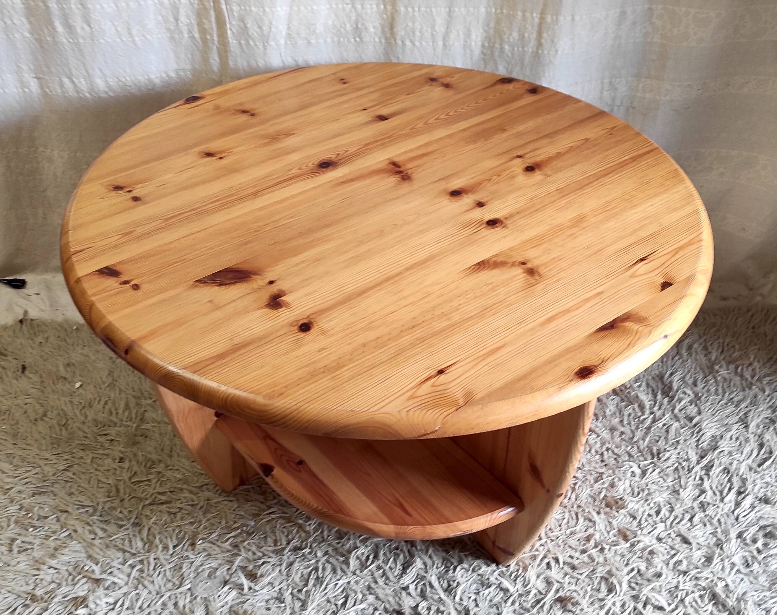 Round coffee table in solid pine - 1970s/80s