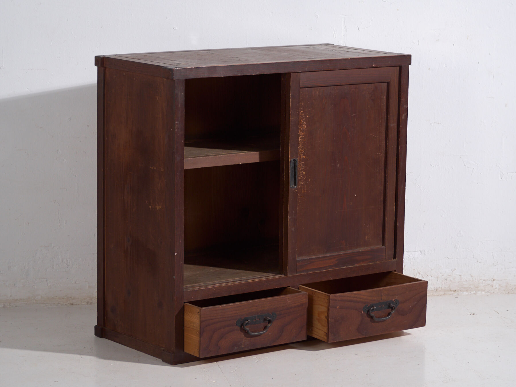 Antique Japanese wardrobe with sliding doors – Taishō/Showa period (c. 1920-1950)