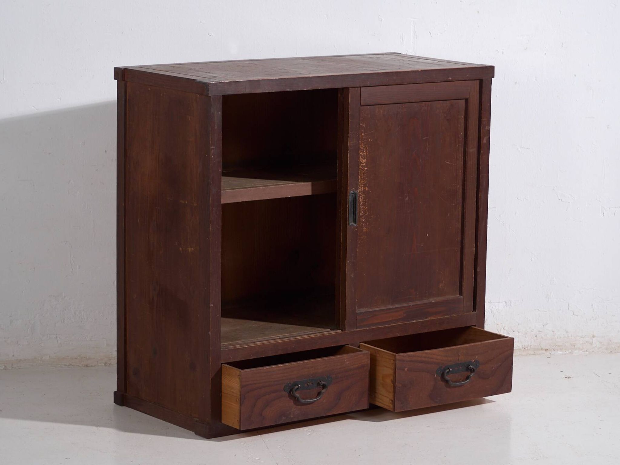 Antique Japanese wardrobe with sliding doors – Taishō/Showa period (c. 1920-1950)