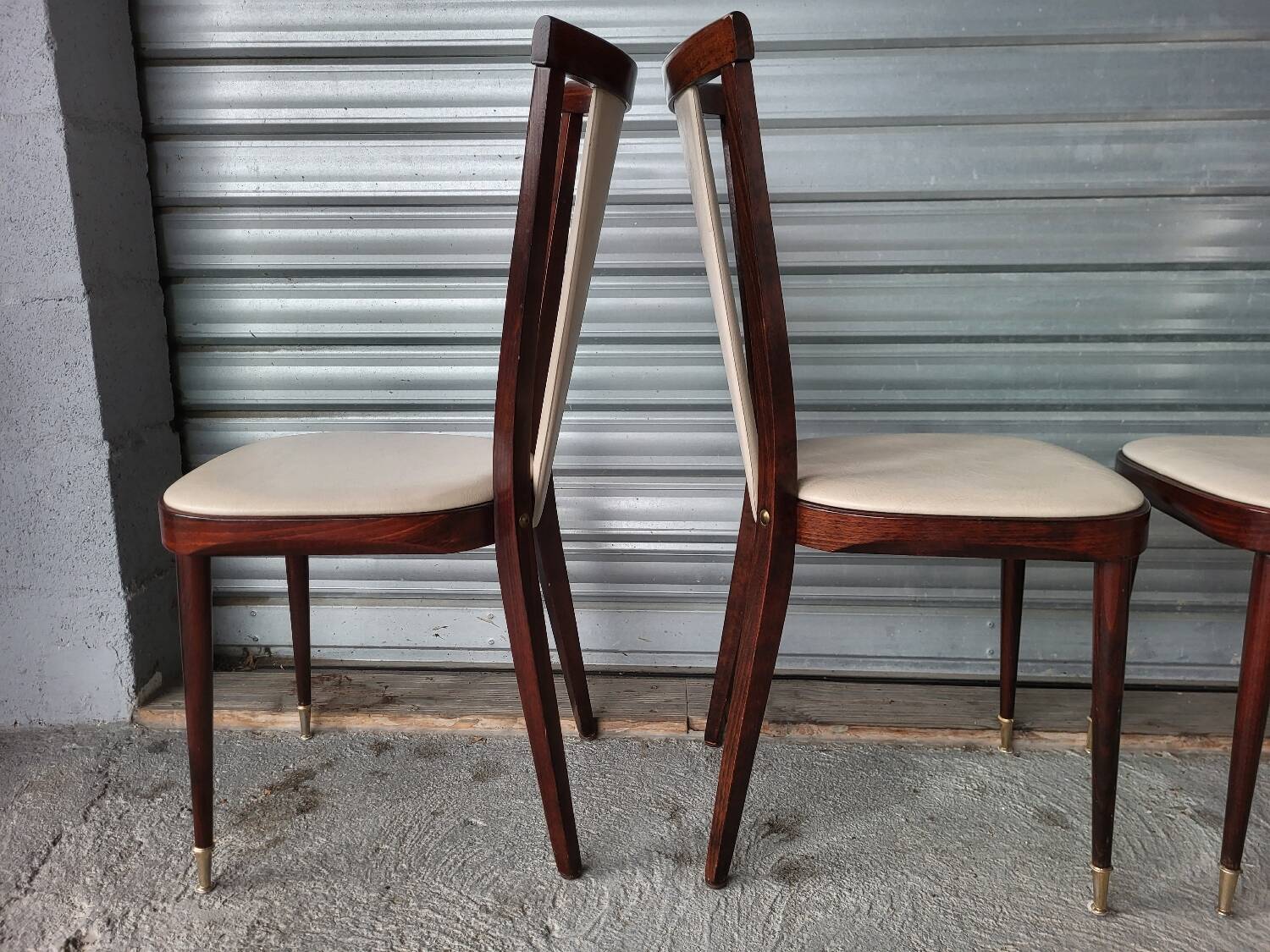 Set of 6 Baumann N°84 vintage chairs in very good condition.