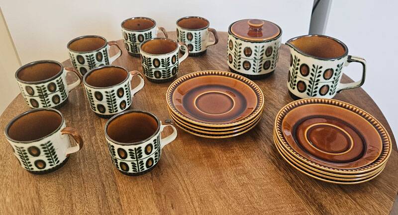 Boch La Louvière coffee service series Noix – 18 pieces – 8 people