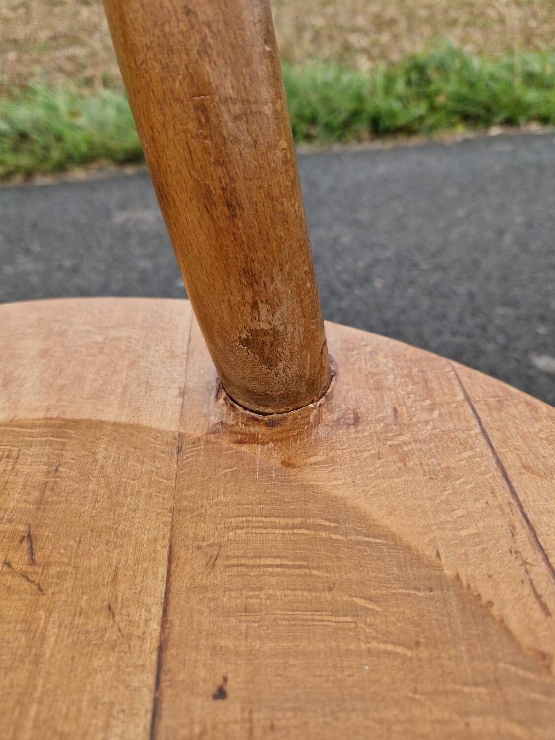Set of 4 solid organic chairs