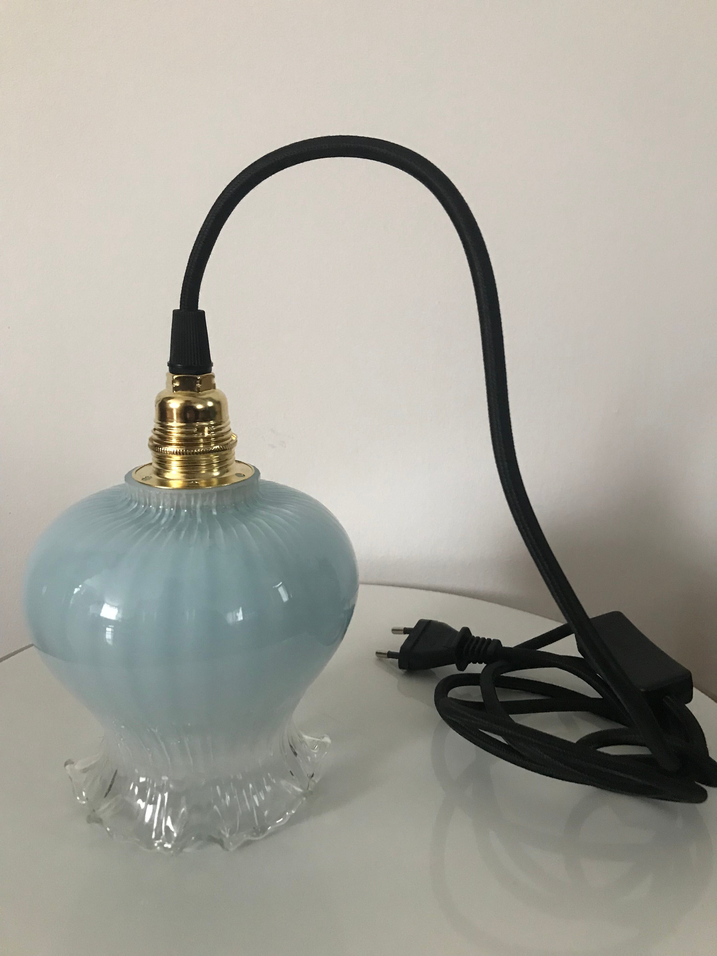 Pair of hanging lamps