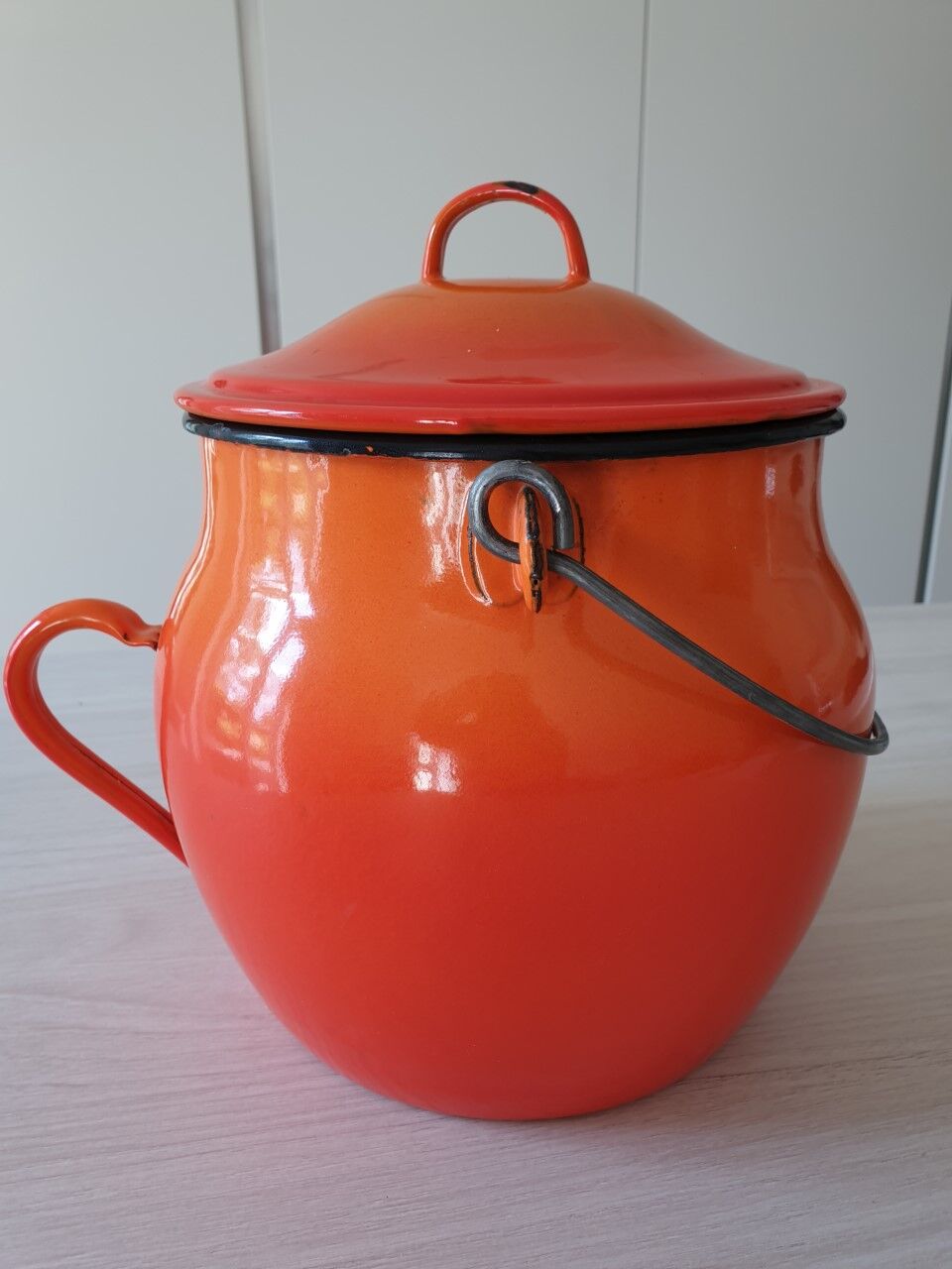 Old enamelled sheet metal cauldron