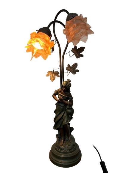 Table lamp in cast iron