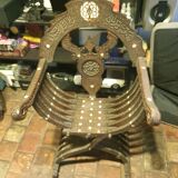 Artisanat syrien ancien chaises pliantes et tables