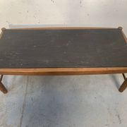 Table de salon en chêne et plateau d'ardoise XX siècle