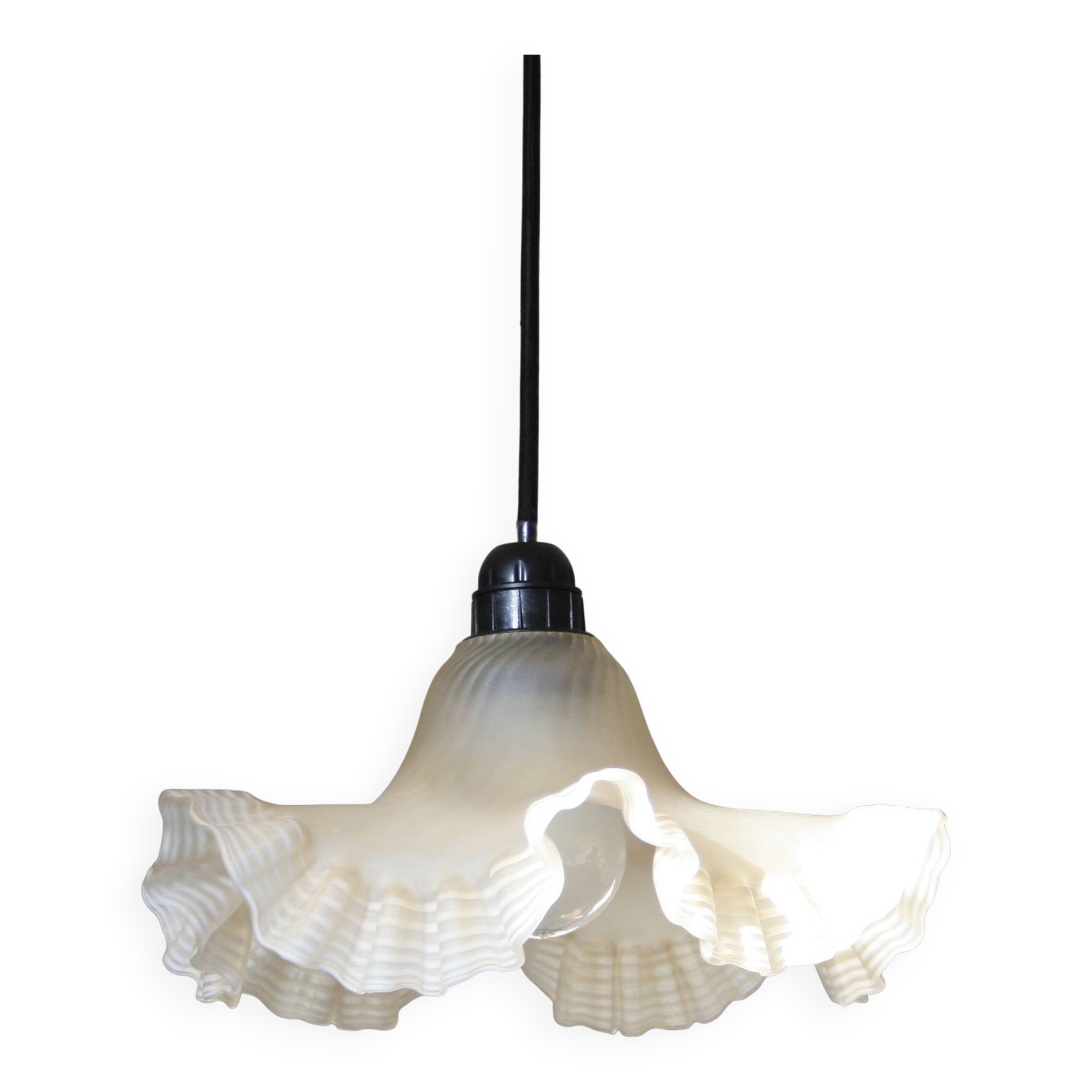 Beige glass pendant light with ruffles