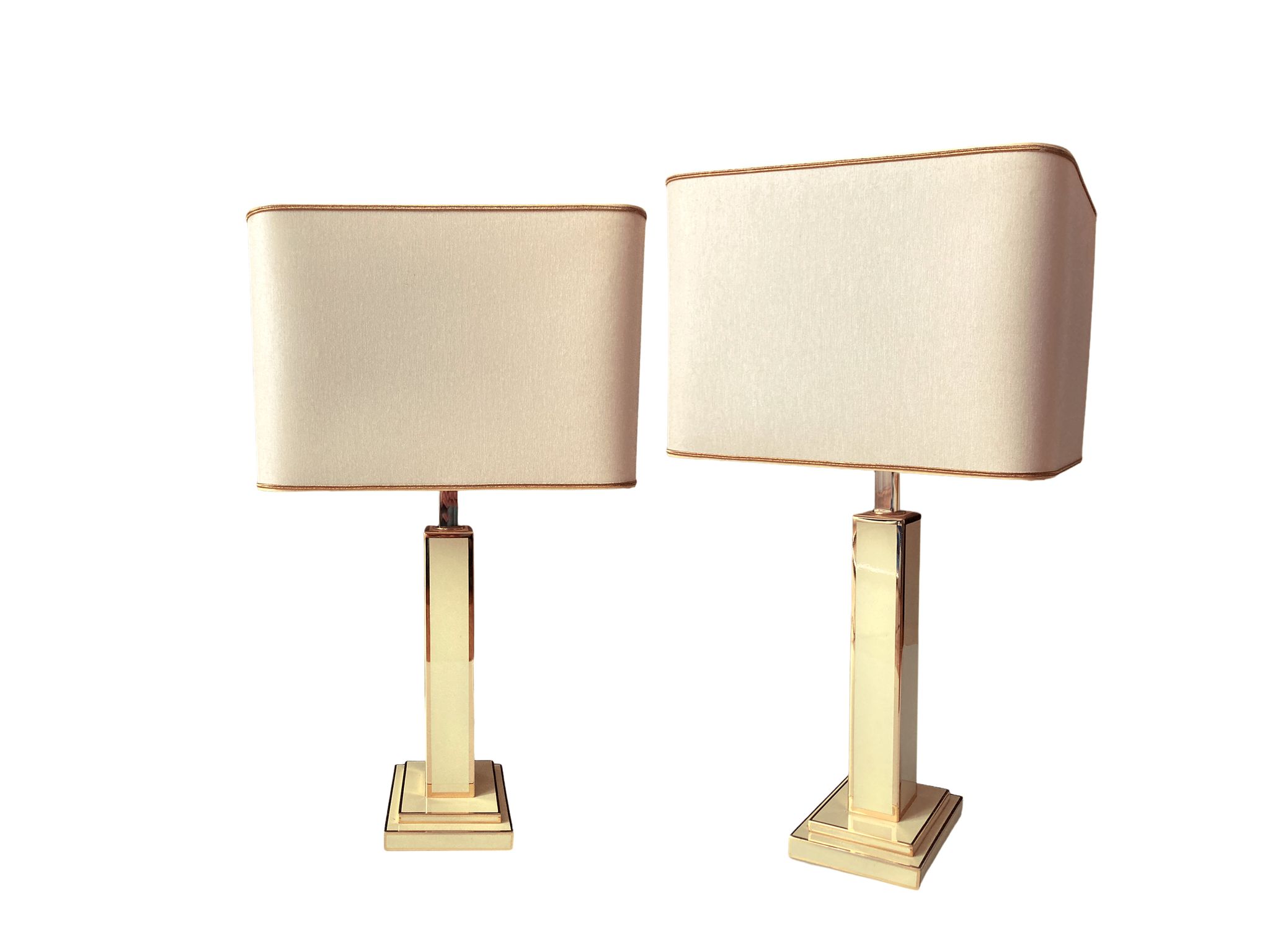 Lampe à poser, laiton et laque crème