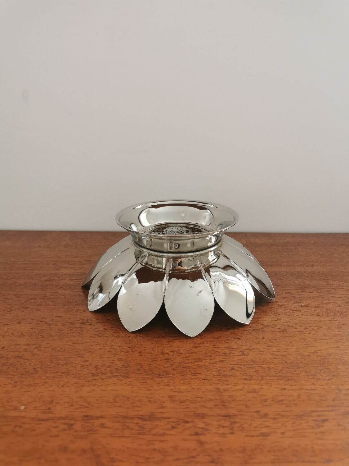 Empty metal flower pocket