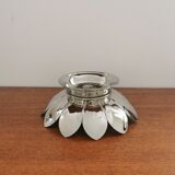Empty metal flower pocket