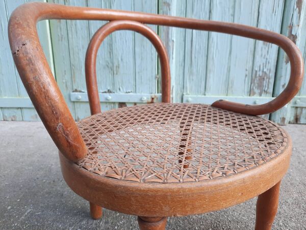 Petite chaise cannée