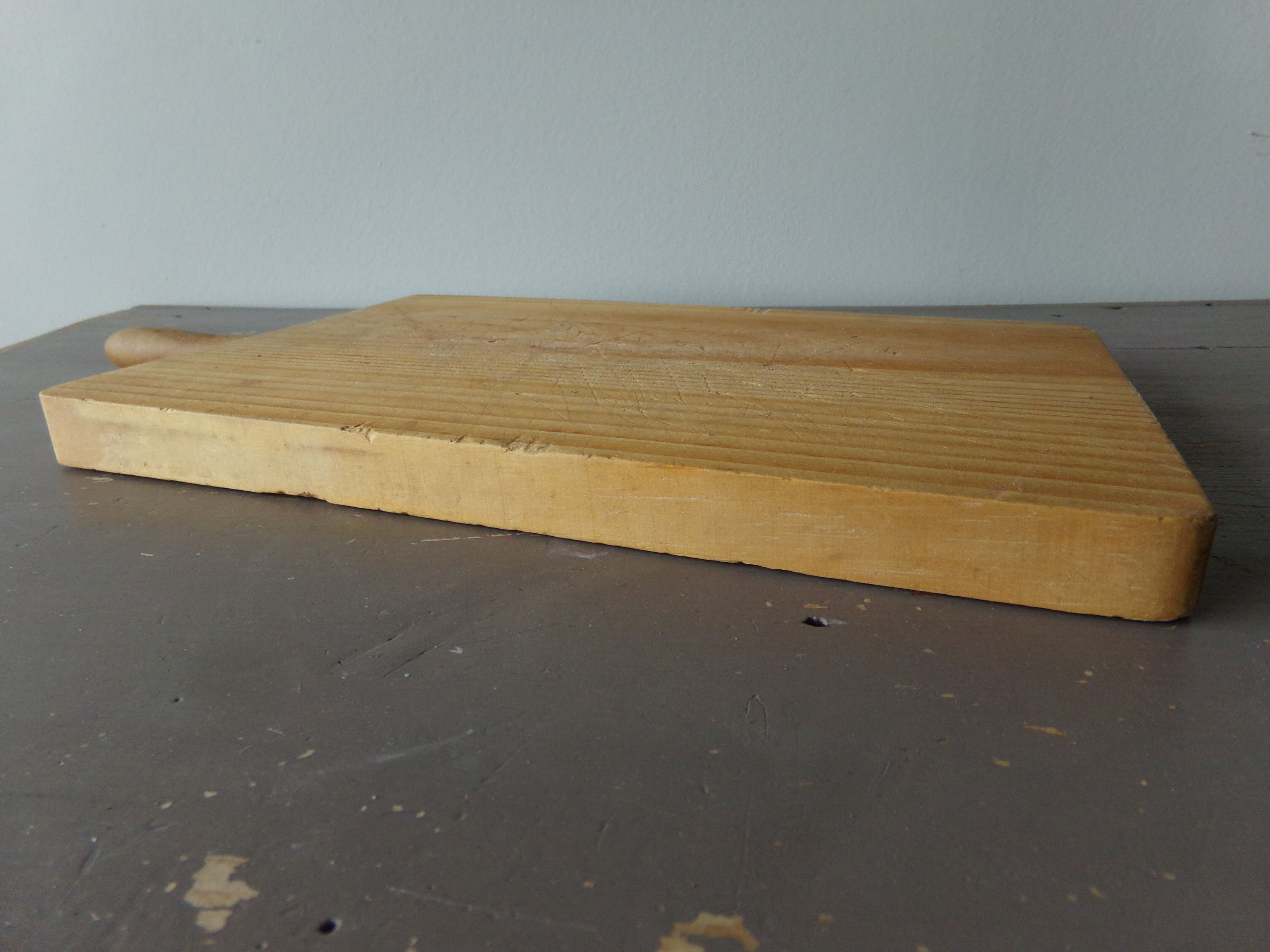 Wooden cutting board