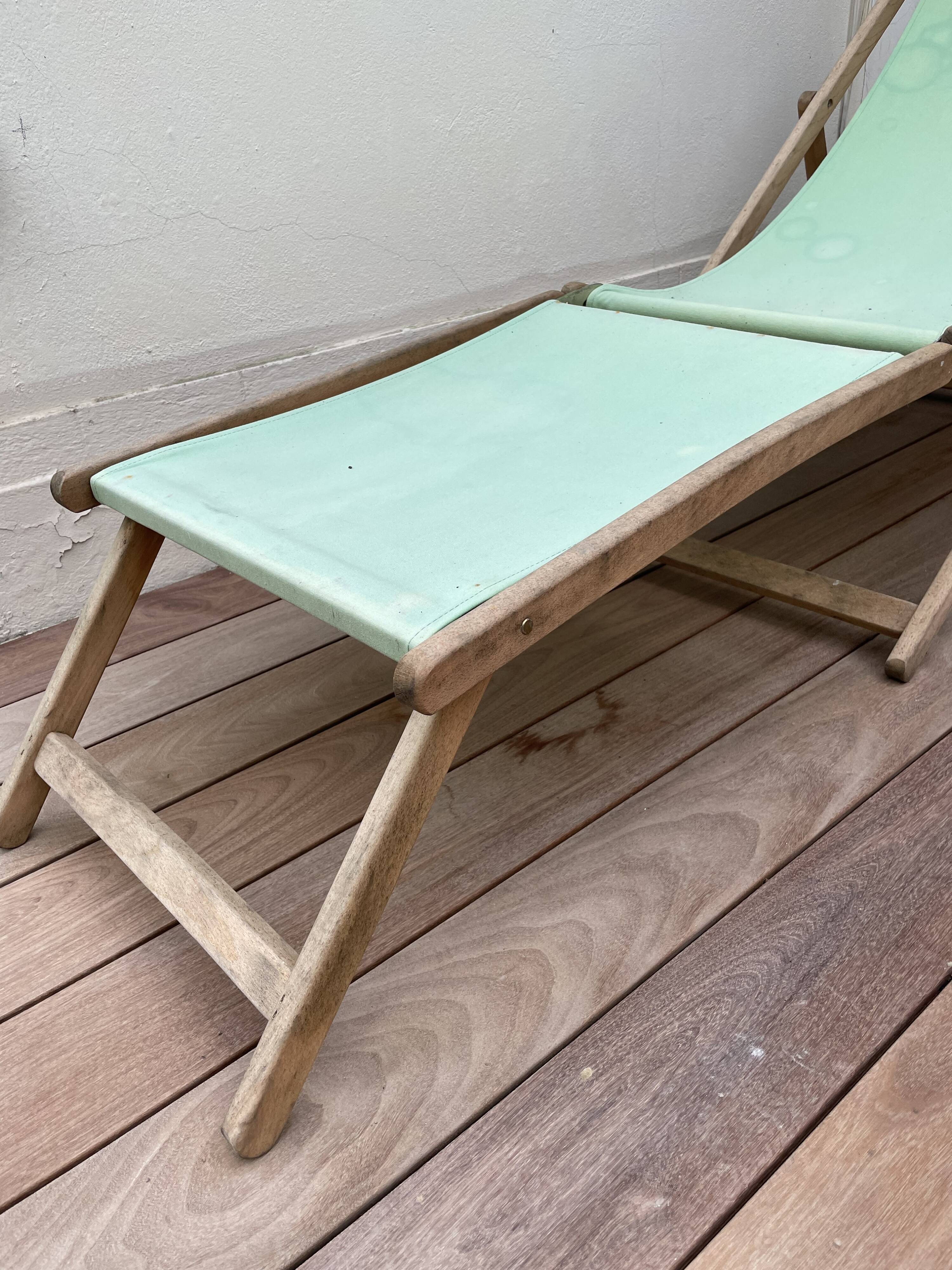 Chilean deckchair mint with water