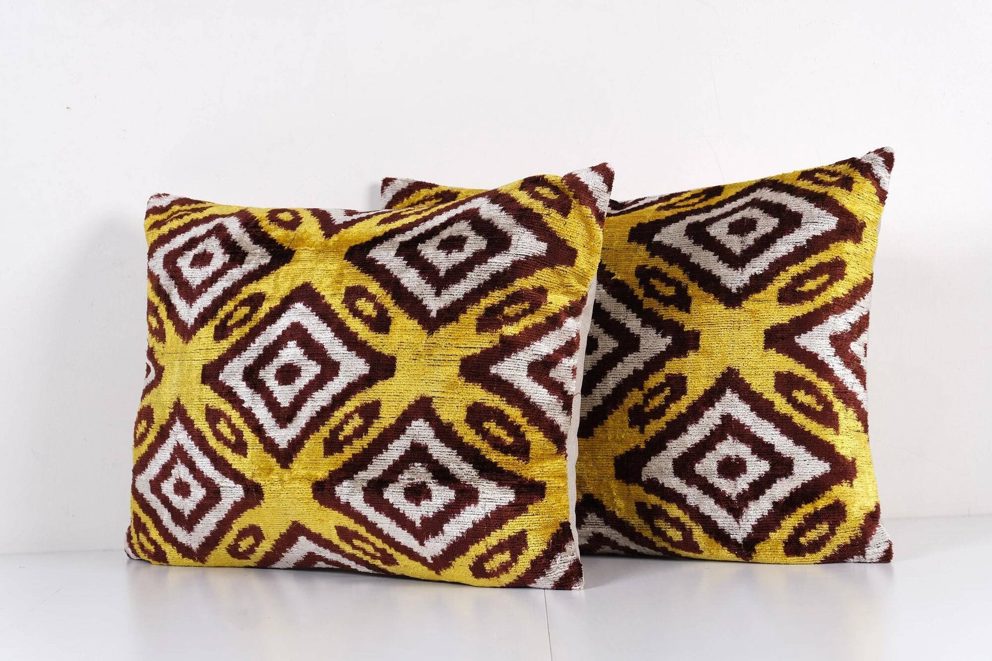 Set of 2 vintage ikat cushion covers 43x56 cm