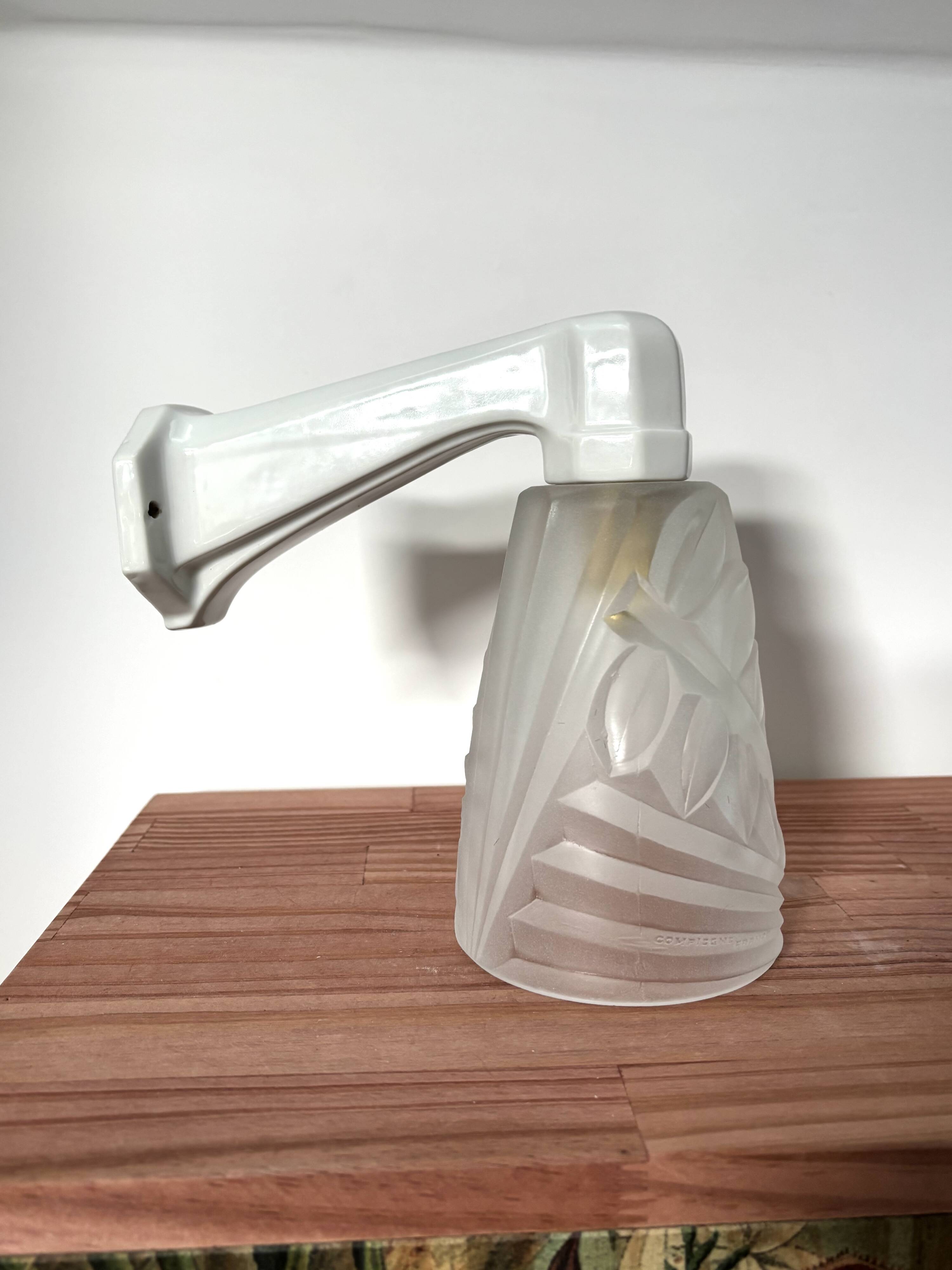 Art Deco Tulip Porcelain Wall Lamp