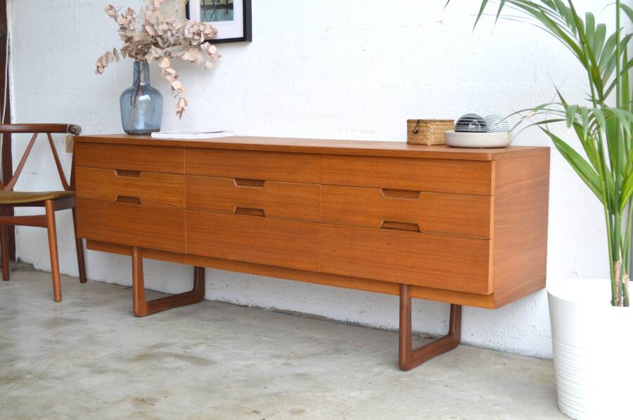 Enfilade/sideboard with 9 drawers Uniflex 181 cm