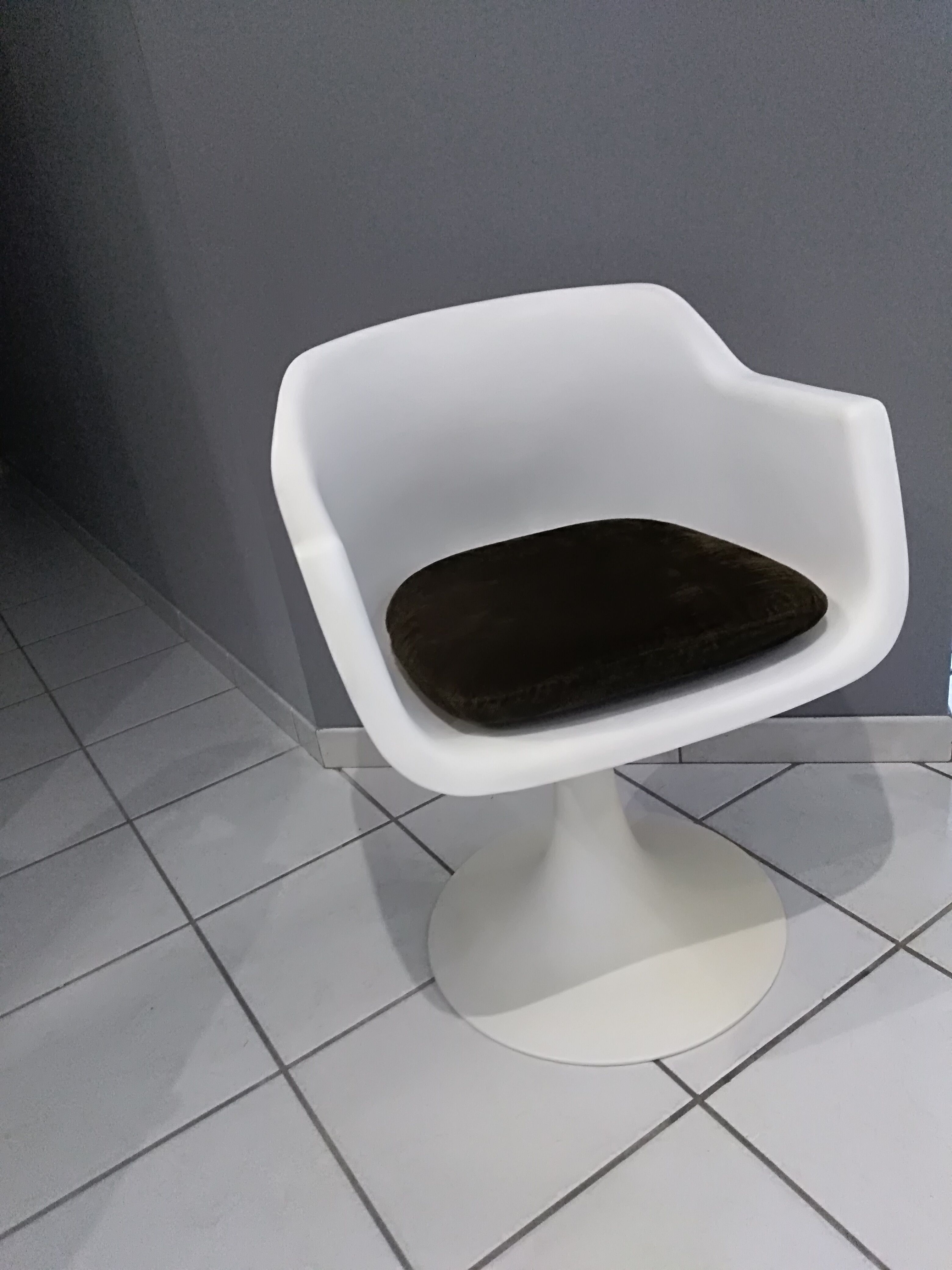 Albert Jacob vintage tulip chair 1970
