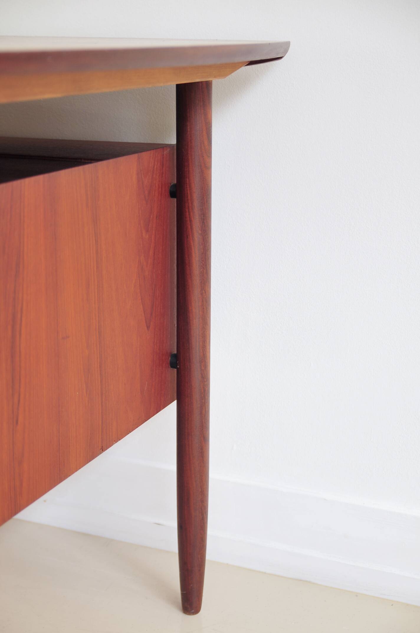 Vintage Tijsseling desk for Hulmefa