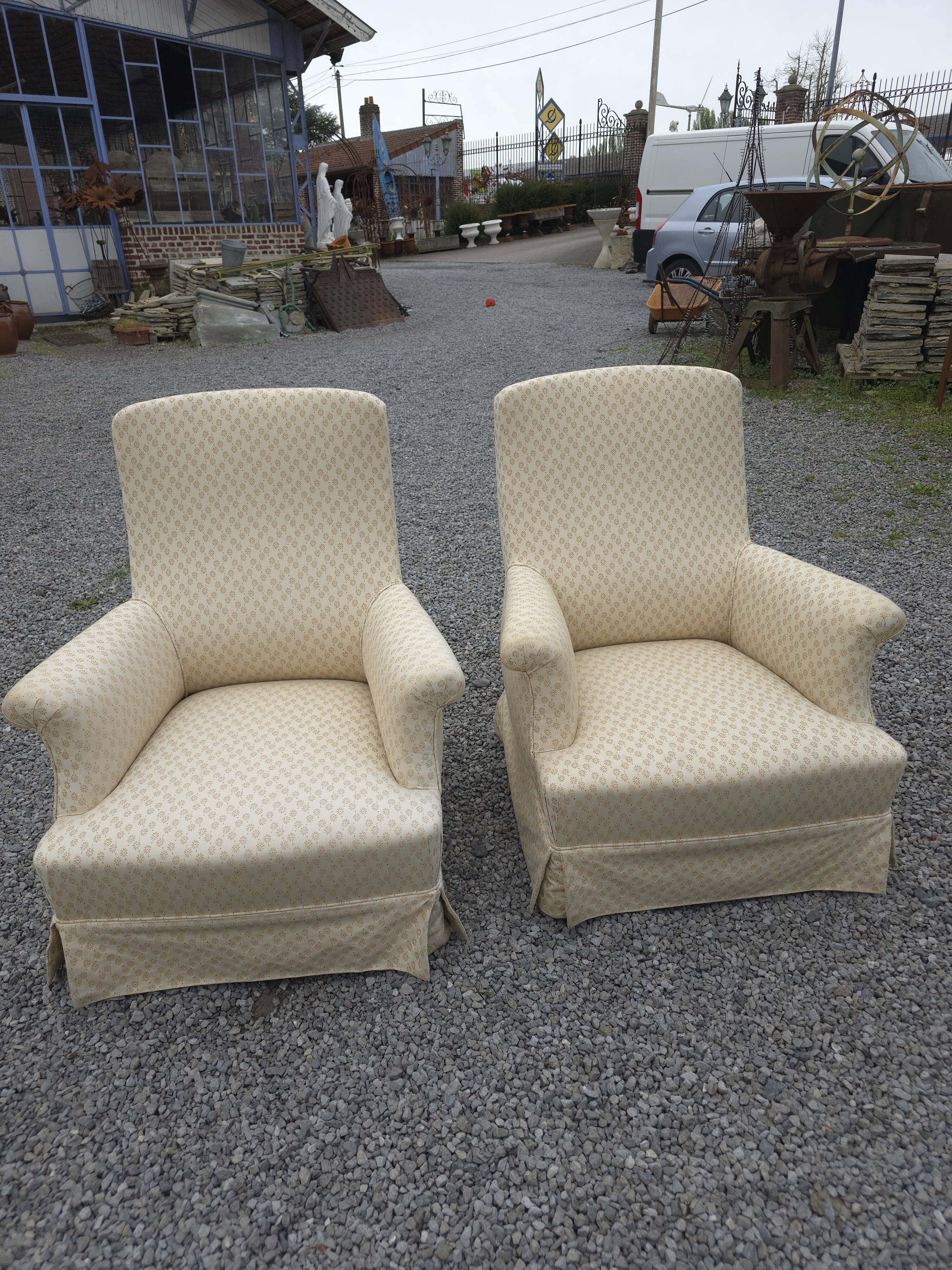 Paire de fauteuils crapaud
