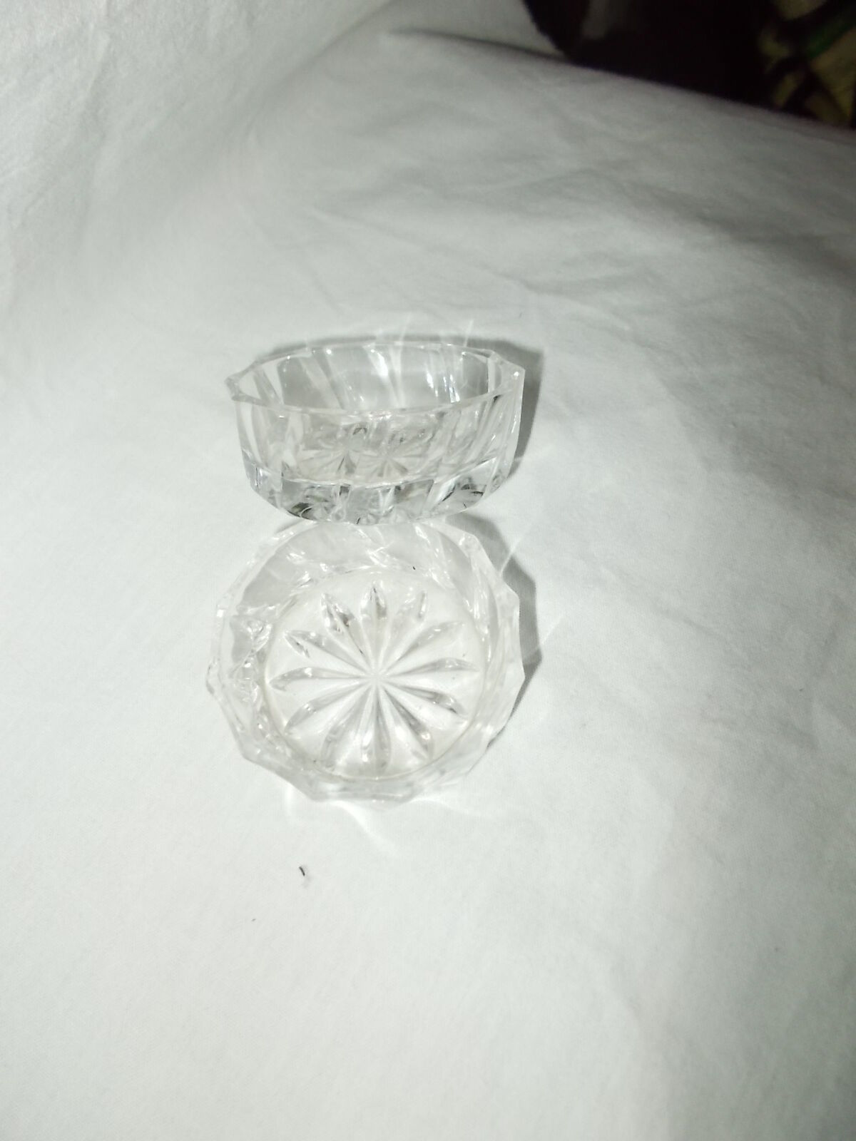Salière and pepper in chiseled glass