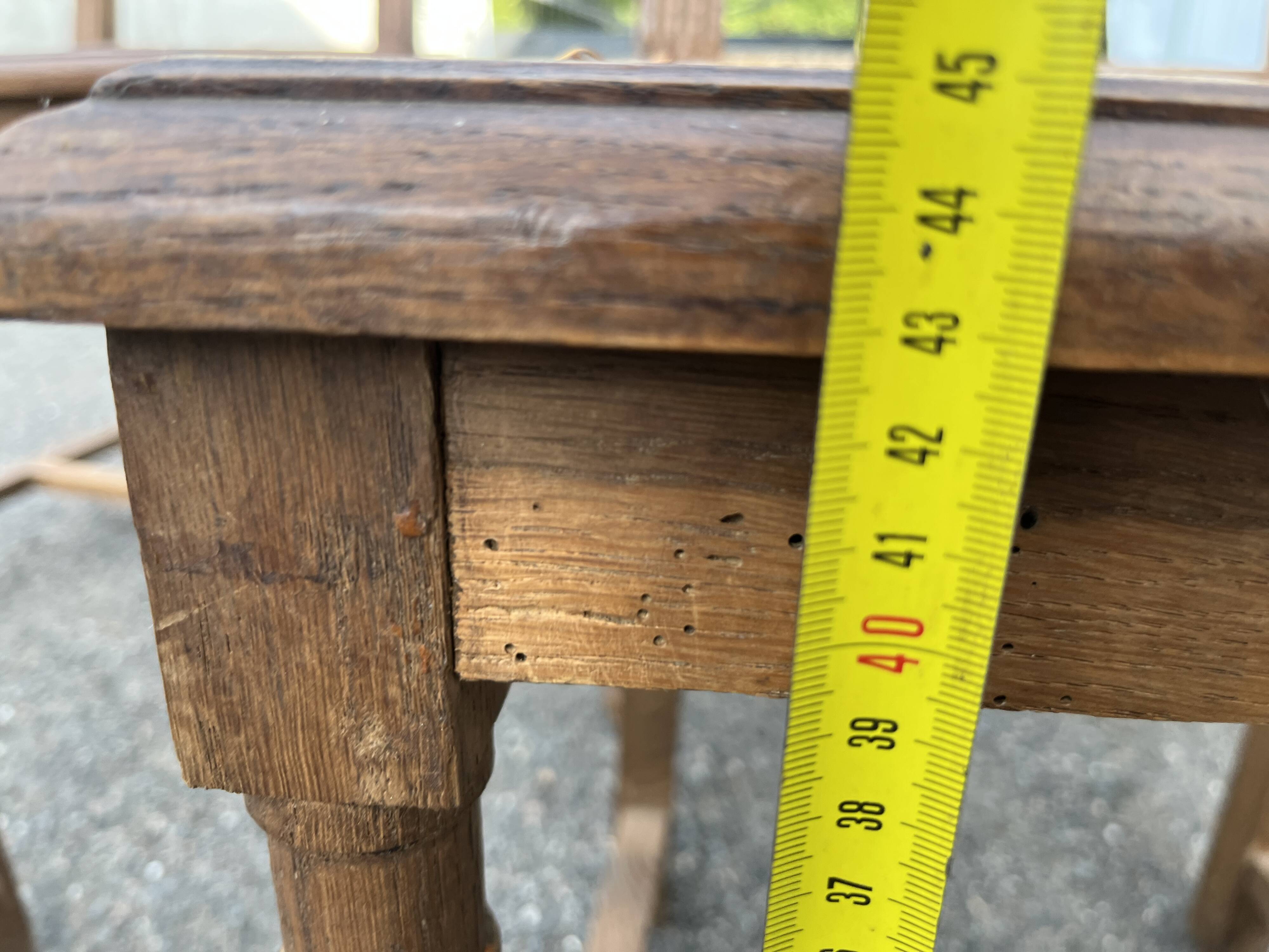 Set of 6 antique turned wooden chairs with caned seats